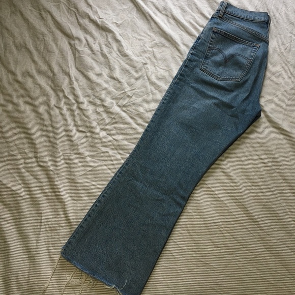 Levi's Ribcage High-Rise Crop Flare Jeans 29 - Picture 15 of 15